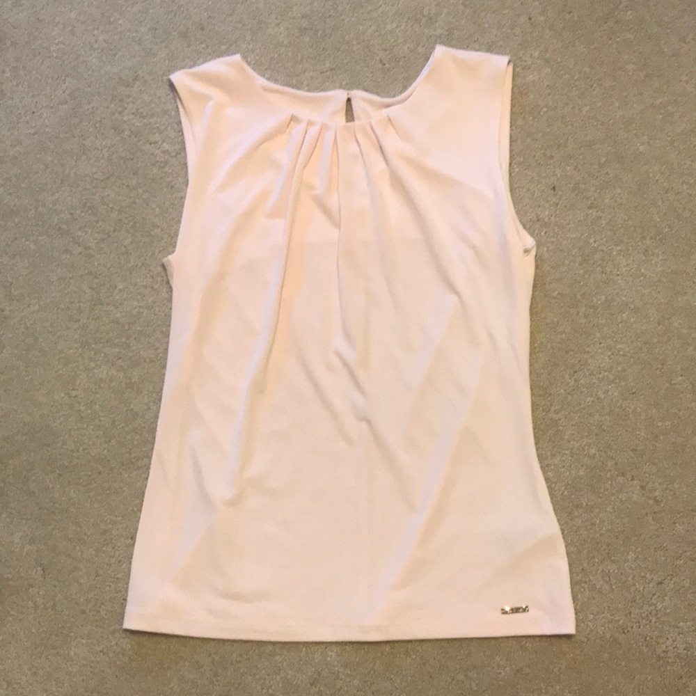 Sleeveless blouse